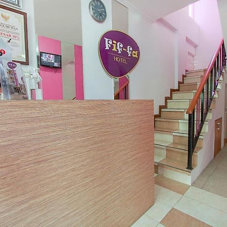 Urbanview Hotel Fif Fa Kauman Malang Buitenkant foto