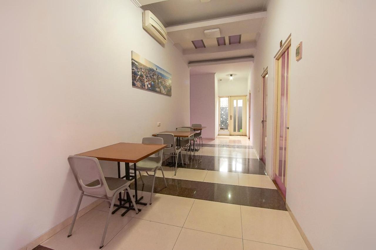 Urbanview Hotel Fif Fa Kauman Malang Buitenkant foto