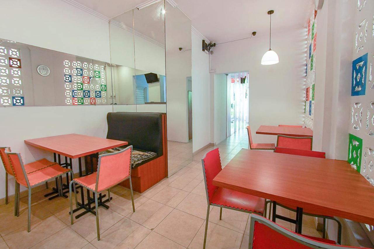 Urbanview Hotel Fif Fa Kauman Malang Buitenkant foto