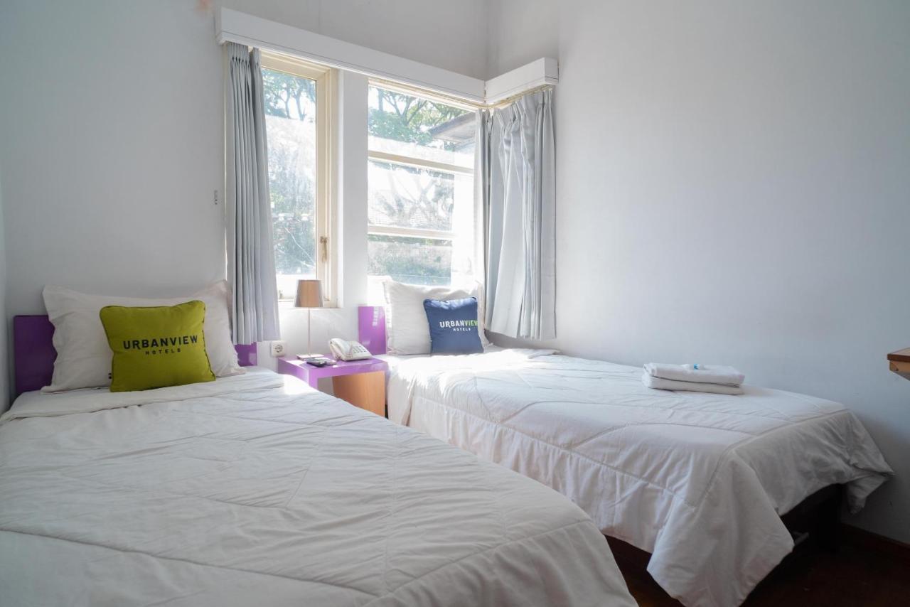 Urbanview Hotel Fif Fa Kauman Malang Buitenkant foto