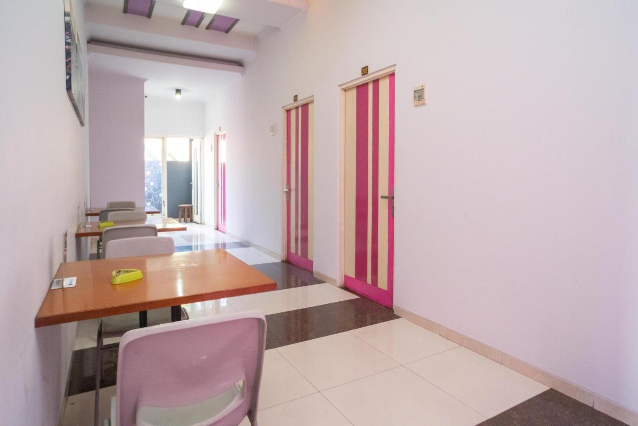 Urbanview Hotel Fif Fa Kauman Malang Buitenkant foto