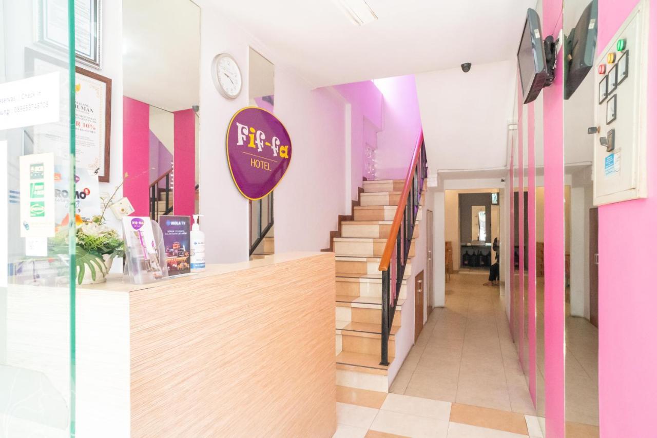 Urbanview Hotel Fif Fa Kauman Malang Buitenkant foto
